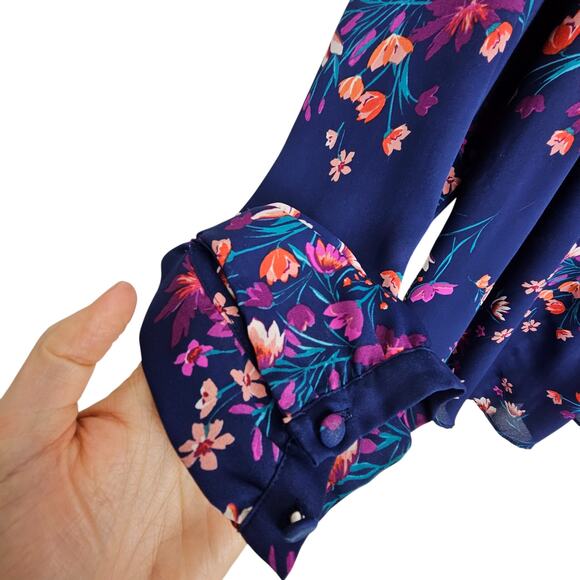 Torrid Top Floral Blouse Long Sleeve Blouse V-Neck Blouse Women 2X Blue Pintuck - Picture 4 of 9